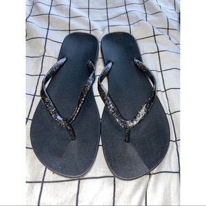 𝙱𝚕𝚊𝚌𝚔 𝚜𝚙𝚊𝚛𝚔𝚕𝚎 𝚏𝚕𝚒𝚙 𝚏𝚕𝚘𝚙𝚜